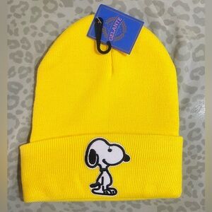 BNWT - Yellow 90s Snoopy Patch Cuffed Beanie